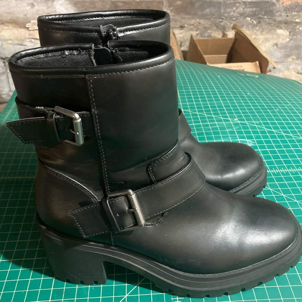 Sleek Black Ankle Boots with Buckle Detail